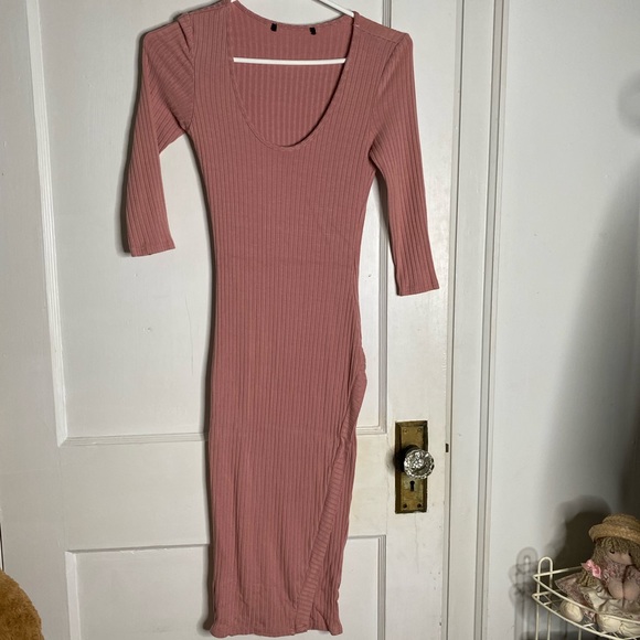 Pink dress - Picture 2 of 3